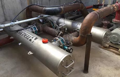 Self-Cleaning Water-Filtration Reduces Airport Maintenance